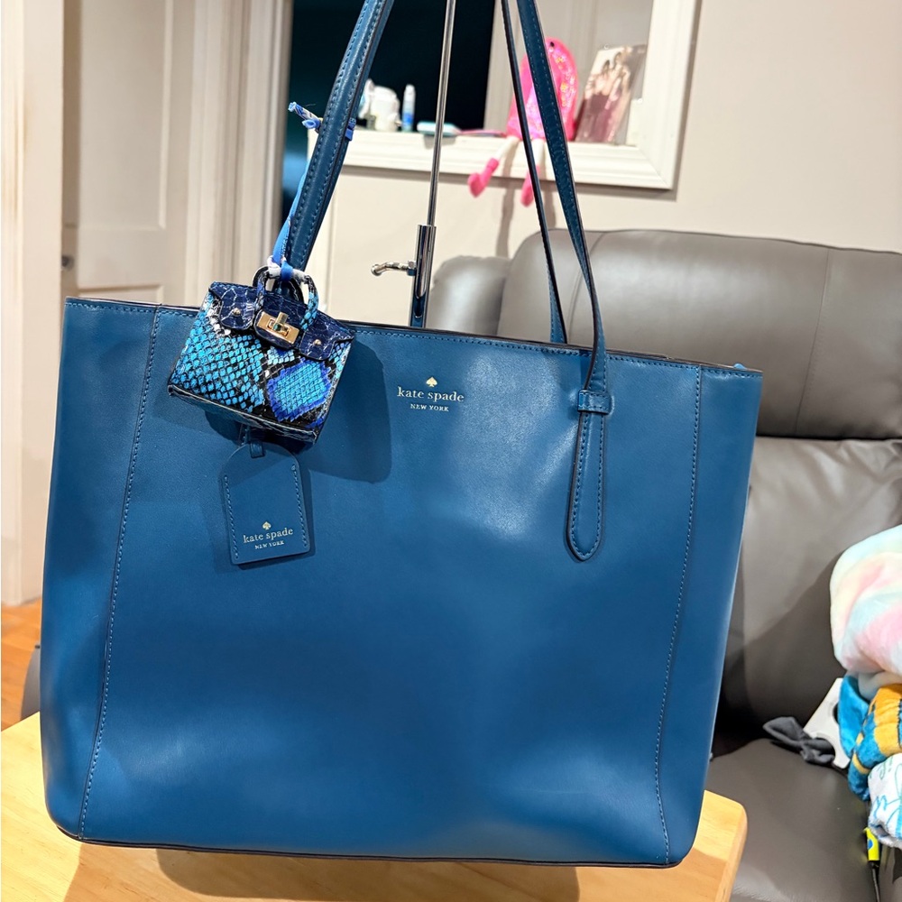 Kate Spade New York Schuyler Medium Tote.